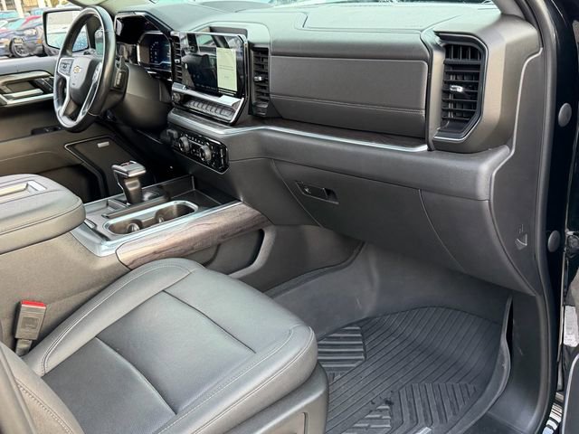 Used 2022 Chevrolet Silverado 1500 LTZ w/ LTZ Premium Package AWD/4WD image 12