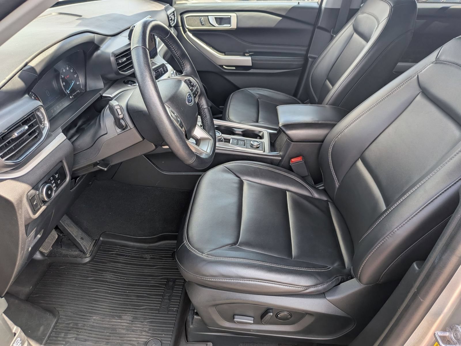Certified 2023 Ford Explorer XLT w/ Equipment Group 202A AWD/4WD image 12