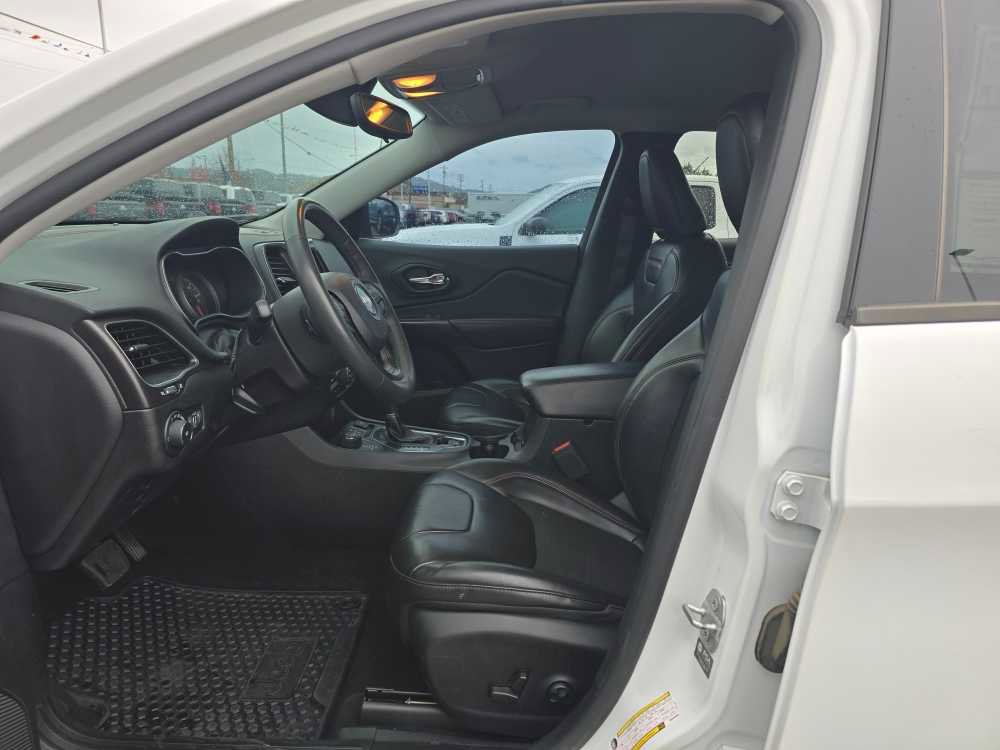 Used 2021 Jeep Cherokee Trailhawk w/ Trailer Tow Group image 9