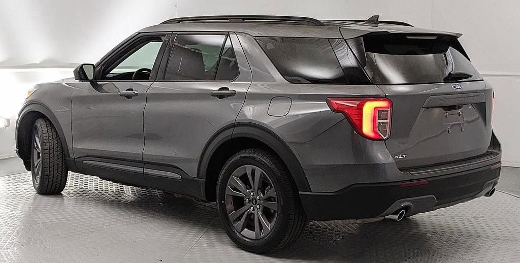 Certified 2024 Ford Explorer XLT w/ Equipment Group 202A RWD image 4