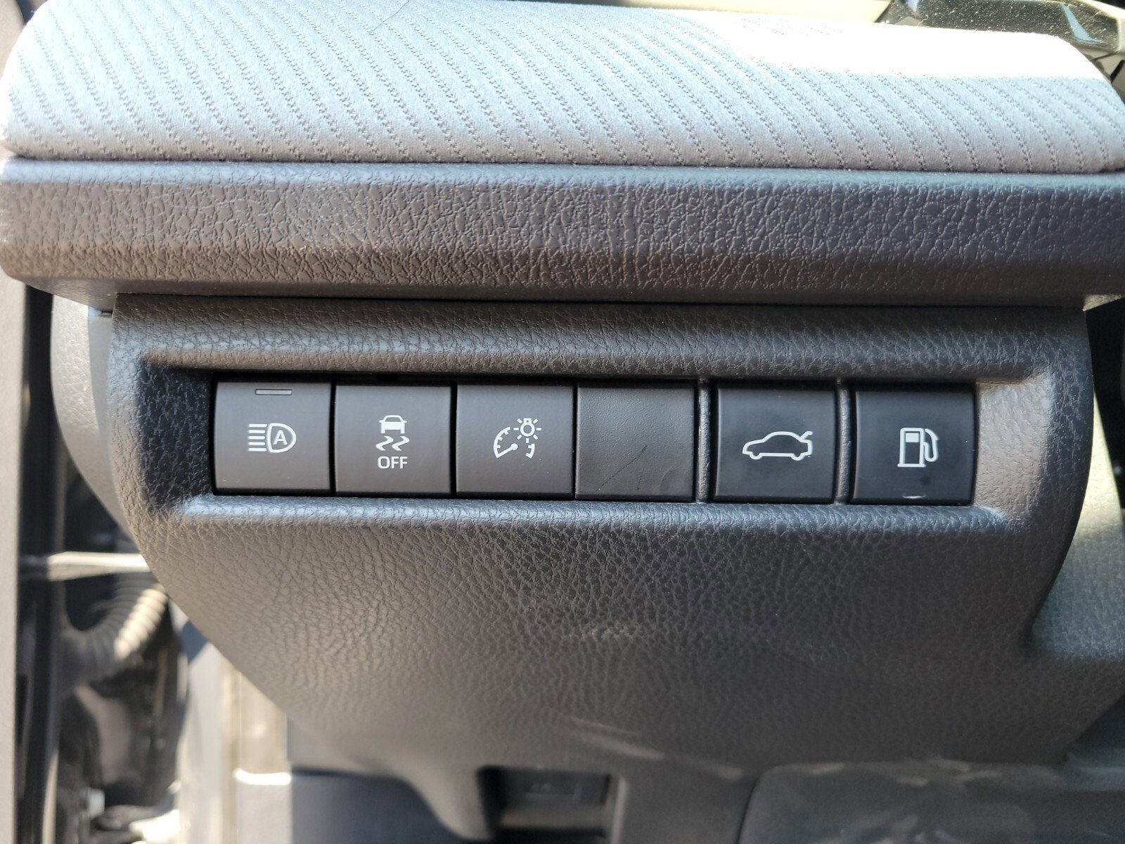 Used 2025 Toyota Camry SE image 23