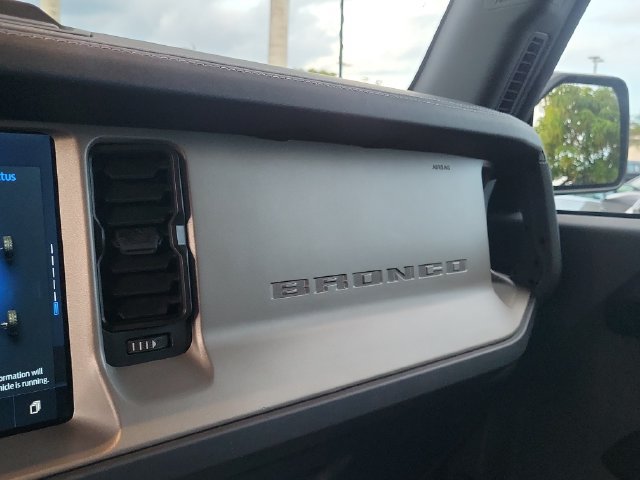 Certified 2025 Ford Bronco Outer Banks AWD/4WD image 24