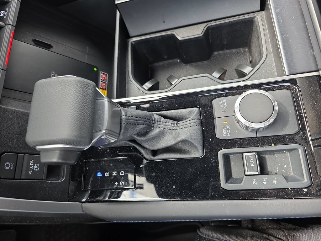 Used 2025 Toyota Tundra Platinum AWD/4WD image 32