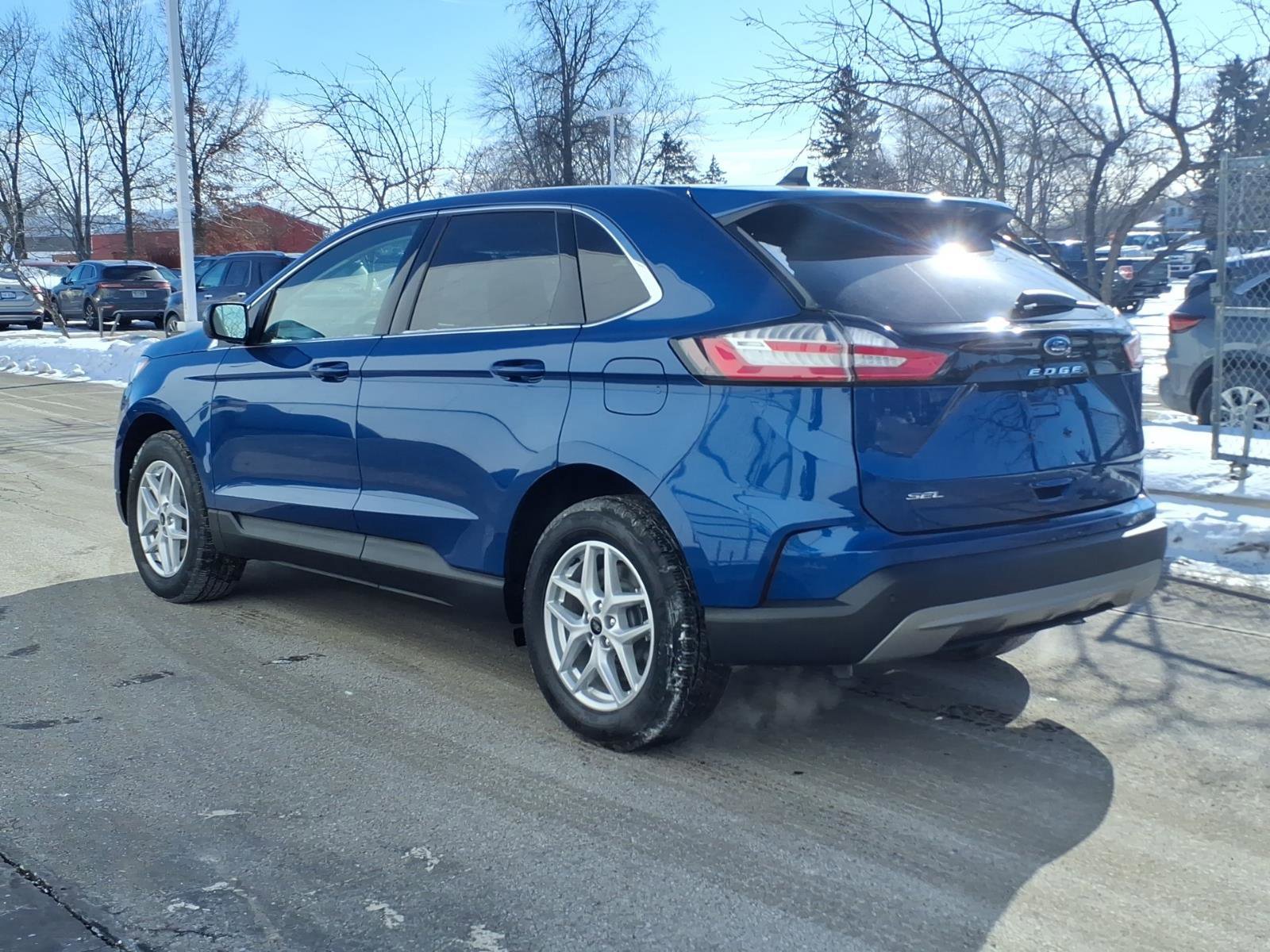 Certified 2024 Ford Edge SEL w/ Convenience Package image 2