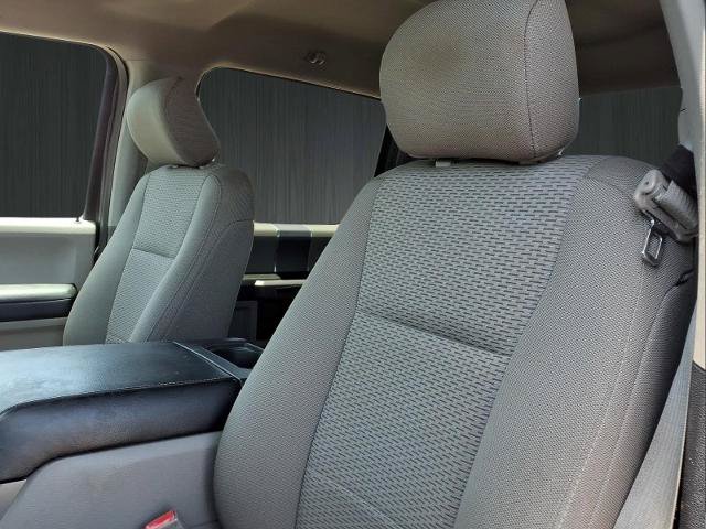 Certified 2019 Ford F250 XLT w/ XLT Premium Package AWD/4WD image 15