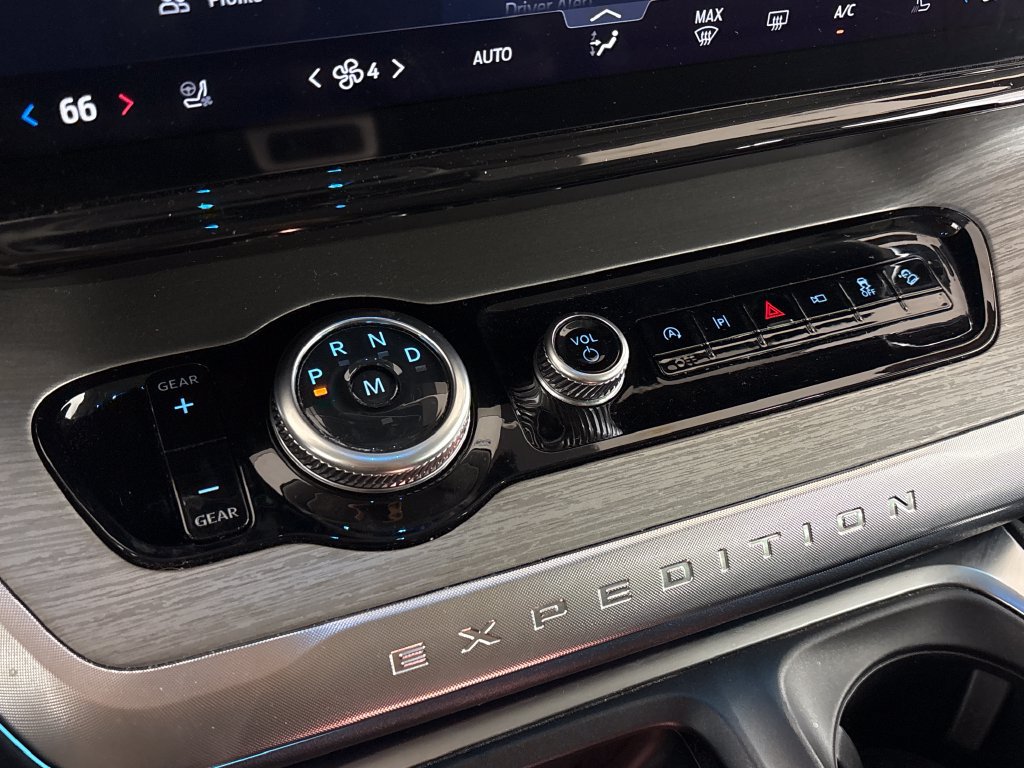 Certified 2025 Ford Expedition Platinum AWD/4WD image 29