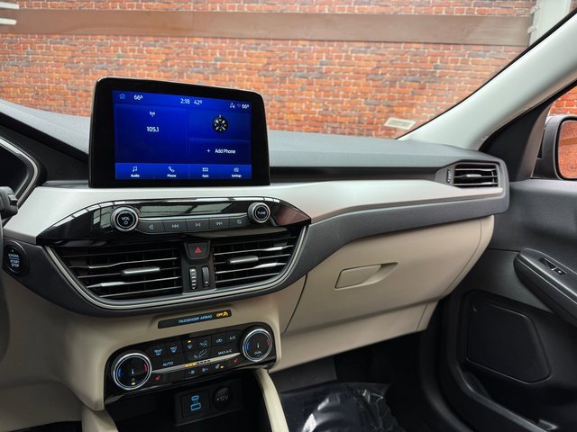 Certified 2022 Ford Escape SEL image 17