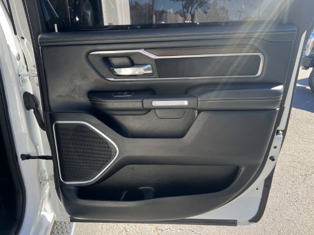 Used 2022 RAM 1500 Laramie AWD/4WD image 32