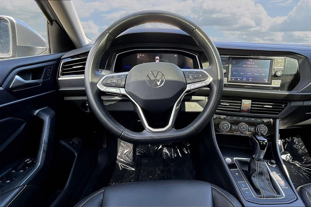 Used 2024 Volkswagen Jetta SE FWD image 10