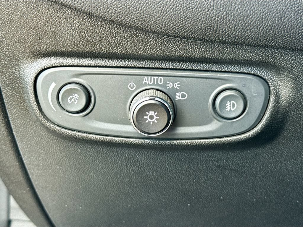 Used 2021 Chevrolet Equinox LT FWD image 10