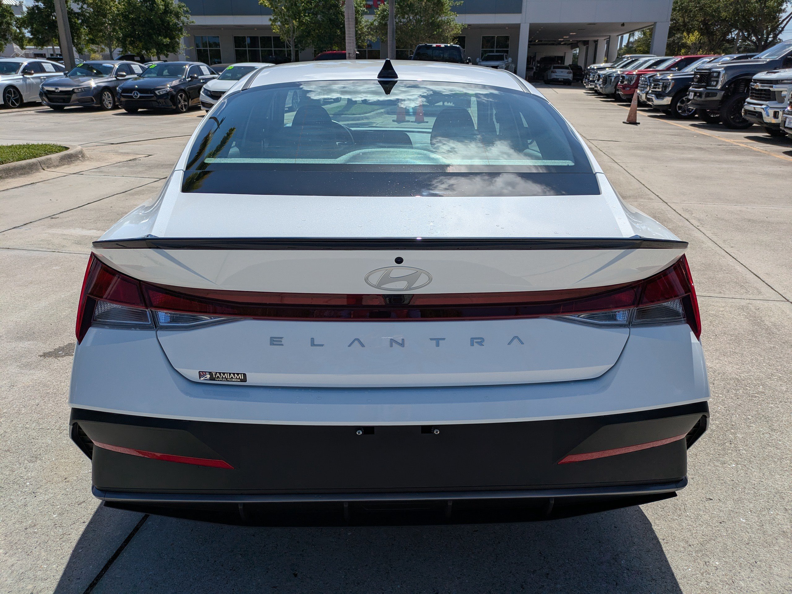 Used 2025 Hyundai Elantra Sport FWD image 5