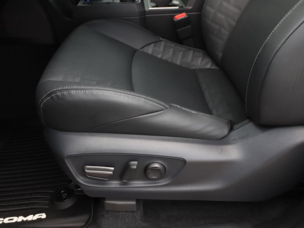 Used 2026 Toyota Tacoma TRD Sport w/ TRD Sport Premium Package RWD image 18