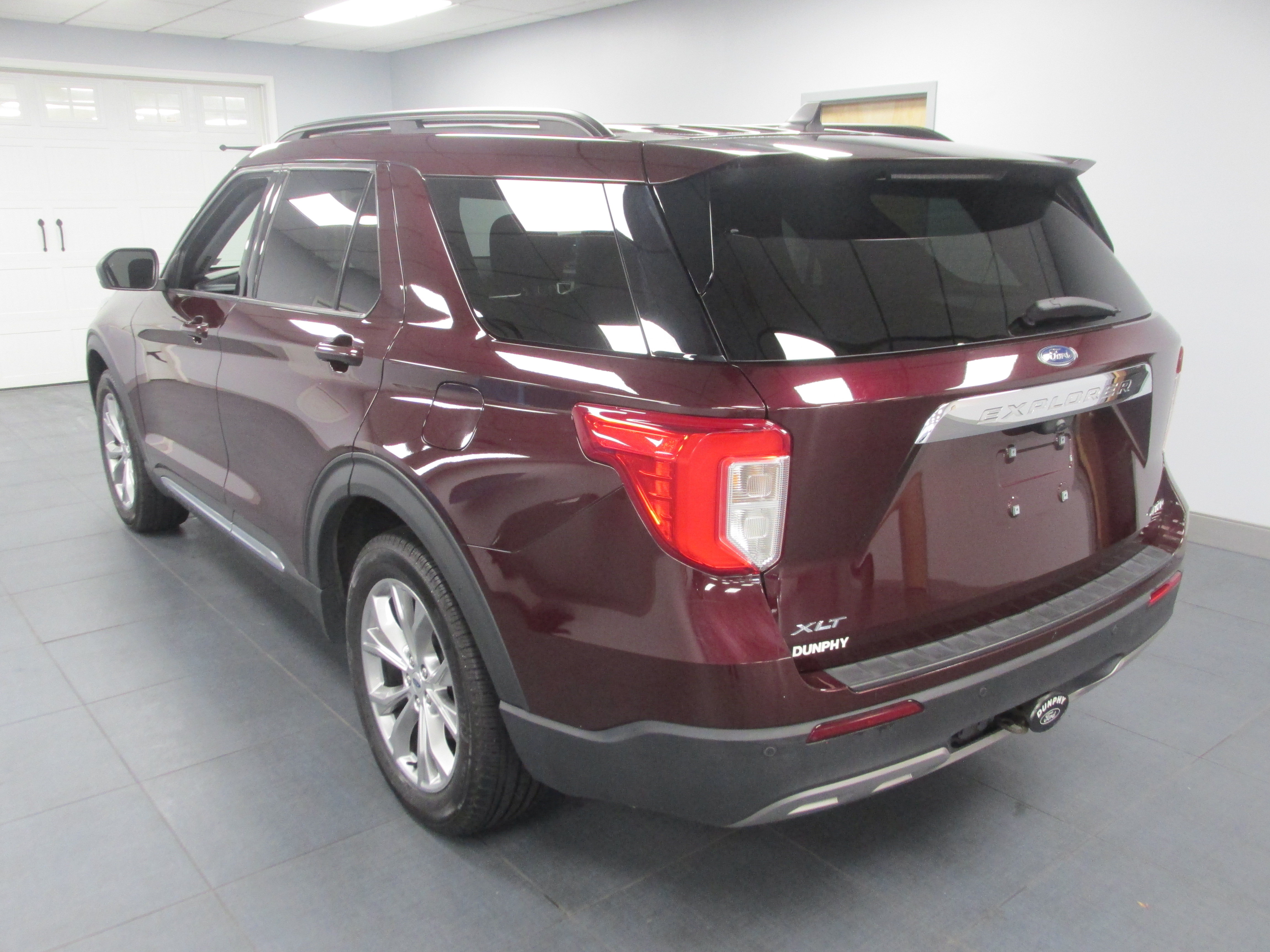Certified 2022 Ford Explorer XLT w/ Equipment Group 202A AWD/4WD image 7