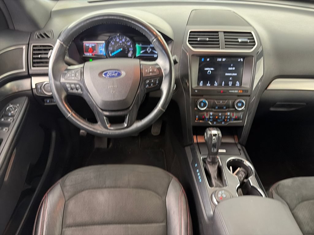Certified 2018 Ford Explorer XLT w/ Equipment Group 202A AWD/4WD image 14