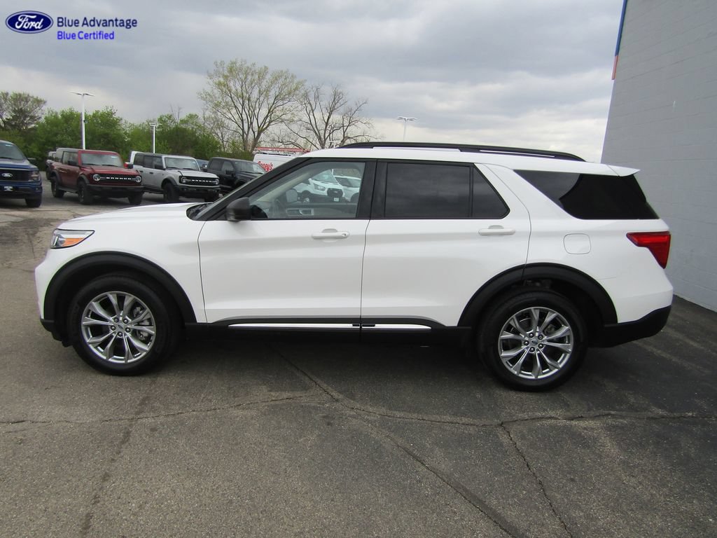 Certified 2024 Ford Explorer XLT w/ Equipment Group 202A AWD/4WD image 3