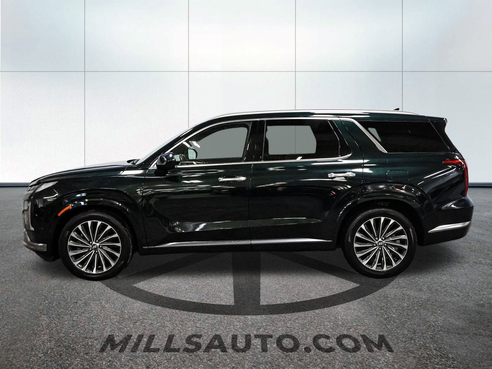 Used 2024 Hyundai Palisade Calligraphy image 9