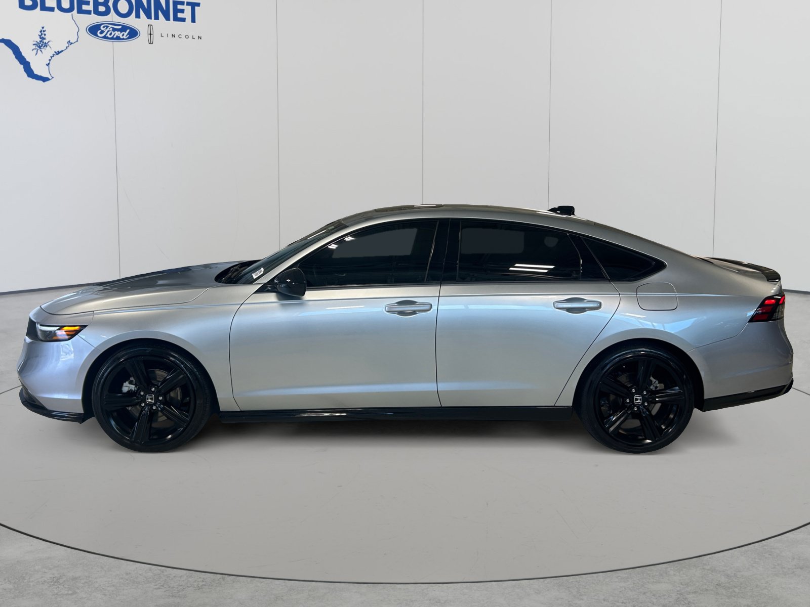 Used 2024 Honda Accord Sport image 8