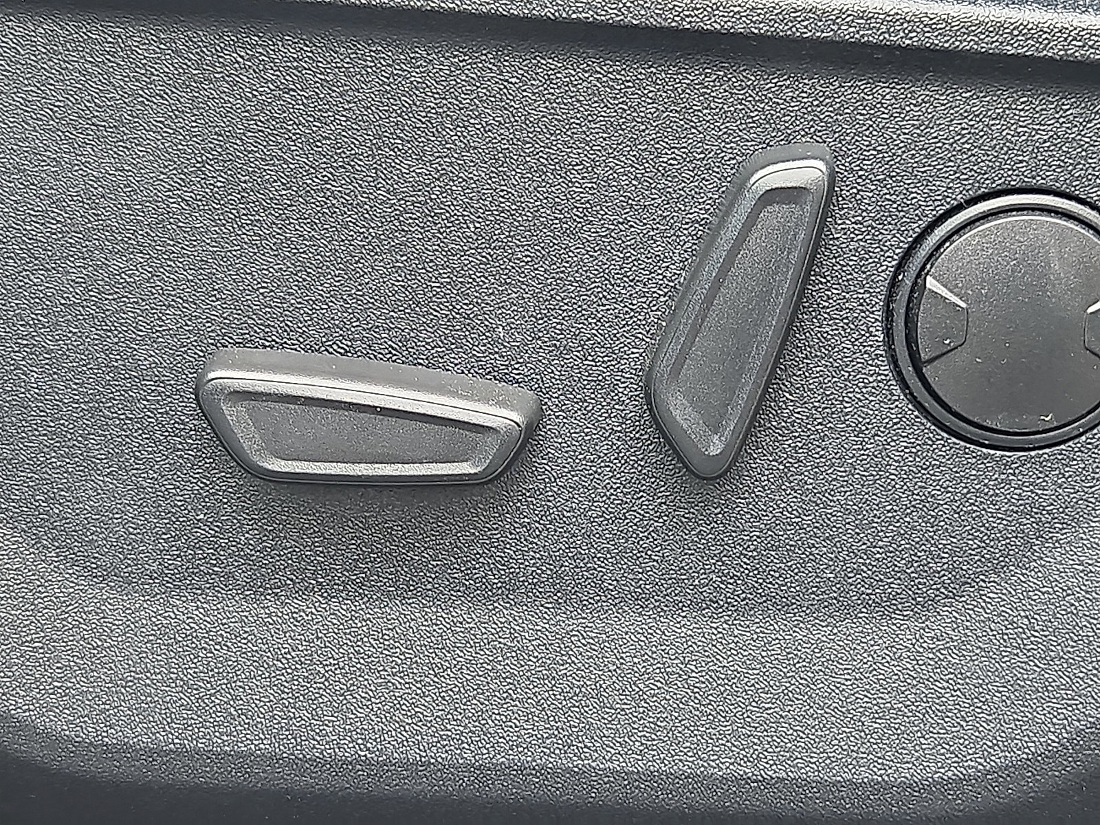 Certified 2022 Ford F150 XLT w/ Equipment Group 302A High image 15