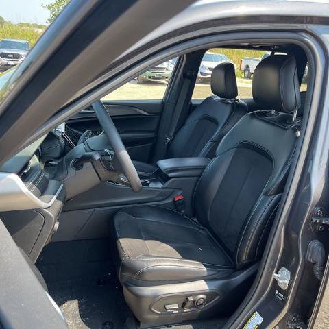 Used 2024 Jeep Grand Cherokee Altitude AWD/4WD image 14