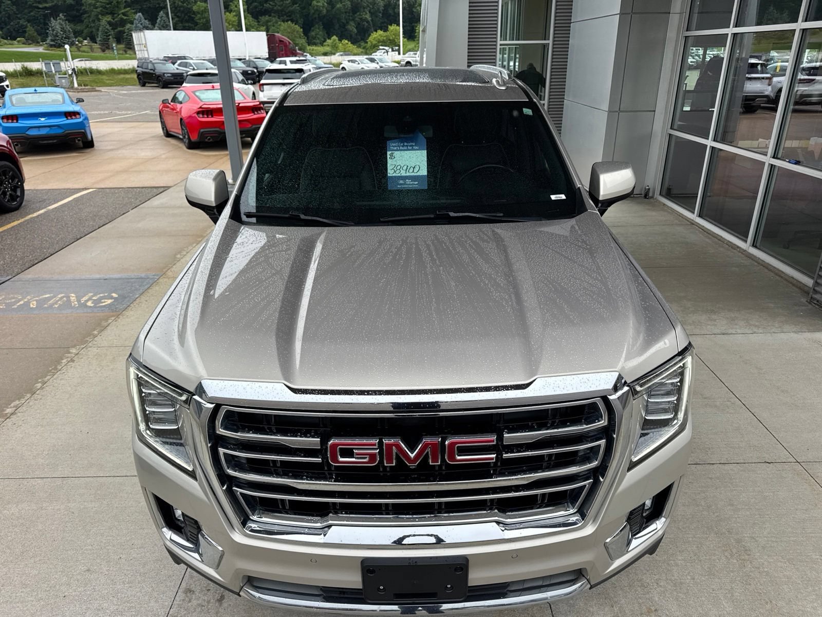 Used 2021 GMC Yukon SLT w/ SLT Premium Package AWD/4WD image 12