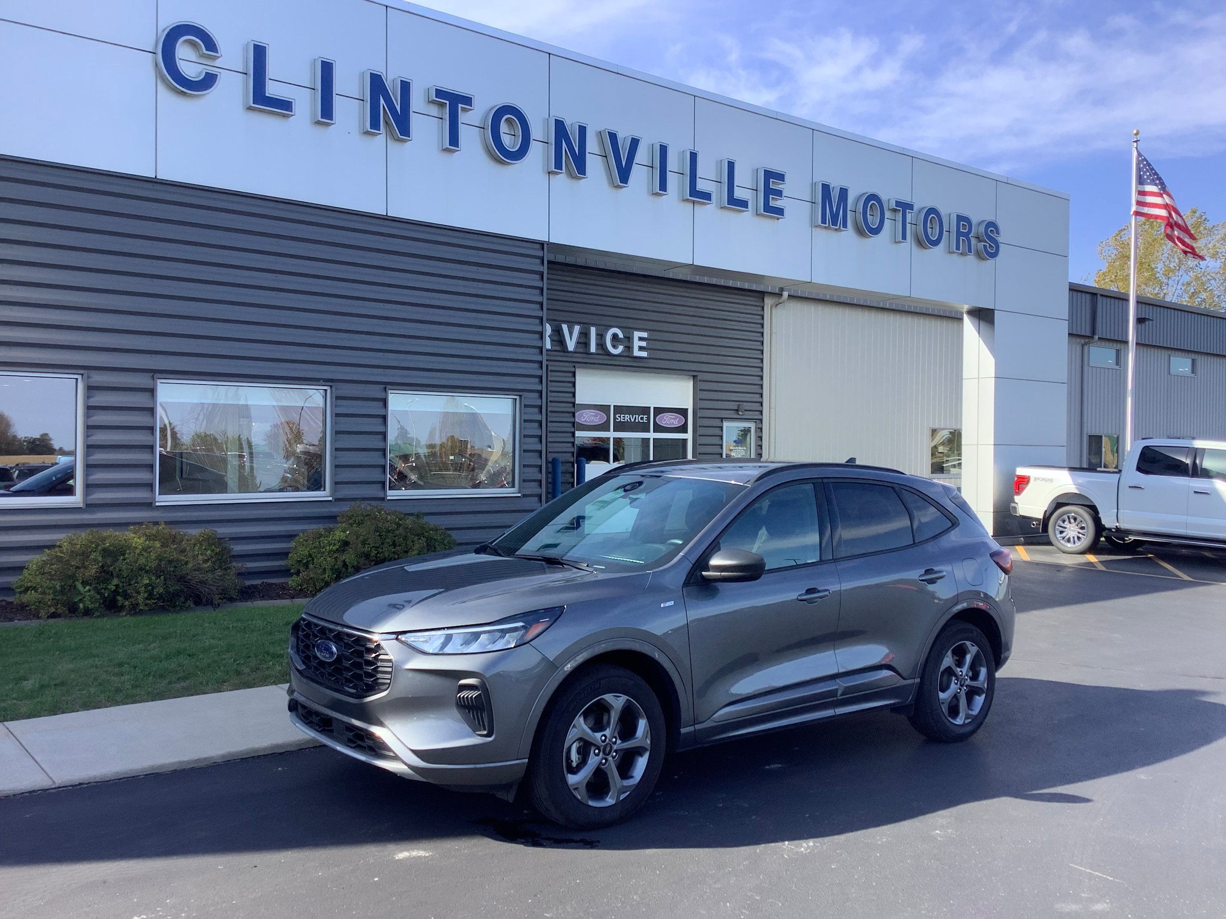 Certified 2024 Ford Escape ST-Line w/ Tech Pack #1 AWD/4WD image 1