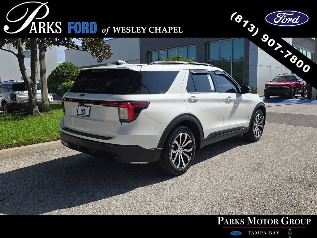 Certified 2025 Ford Explorer ST-Line w/ Premium Package RWD image 5