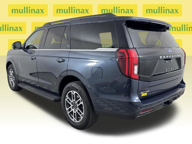 Certified 2025 Ford Expedition Active image 3
