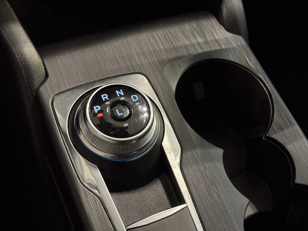 Certified 2025 Ford Escape Base image 24