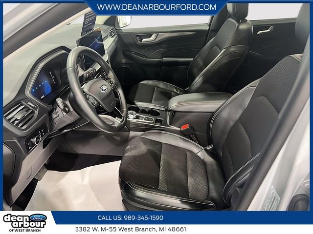 Certified 2025 Ford Escape SE FWD image 9