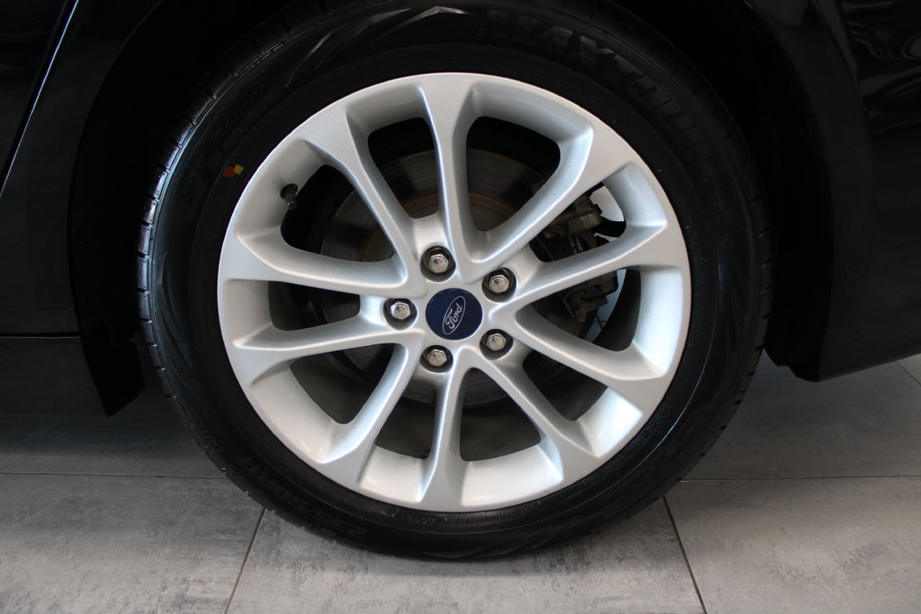 Certified 2020 Ford Fusion SE FWD image 9