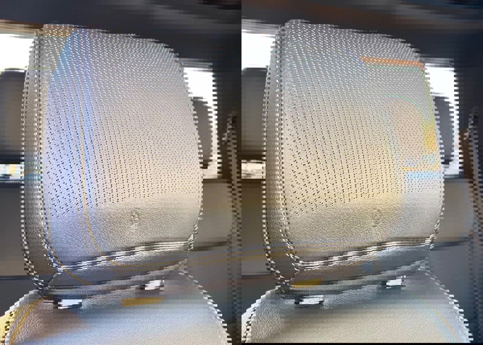 Certified 2022 Ford F150 Lariat w/ Equipment Group 502A High image 29