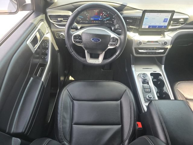 Certified 2022 Ford Explorer XLT w/ Equipment Group 202A AWD/4WD image 25