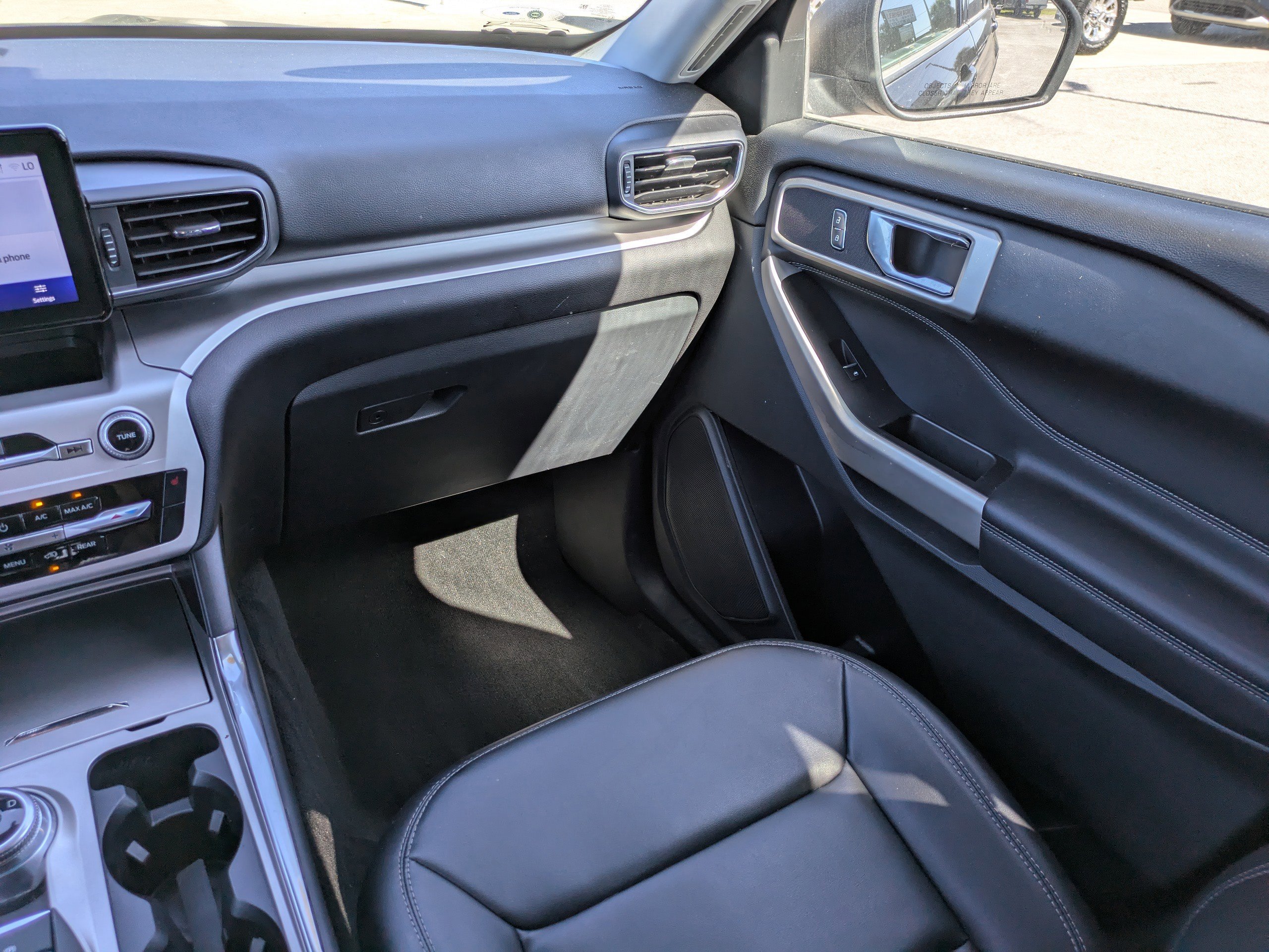 Certified 2022 Ford Explorer XLT w/ Equipment Group 202A image 16