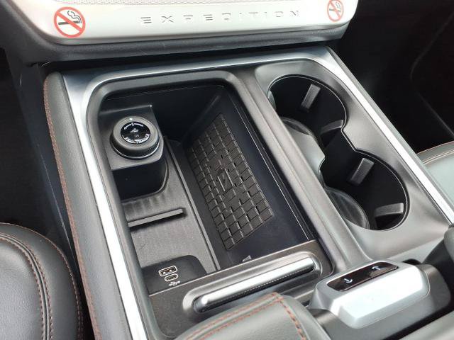 Certified 2025 Ford Expedition Active AWD/4WD image 10