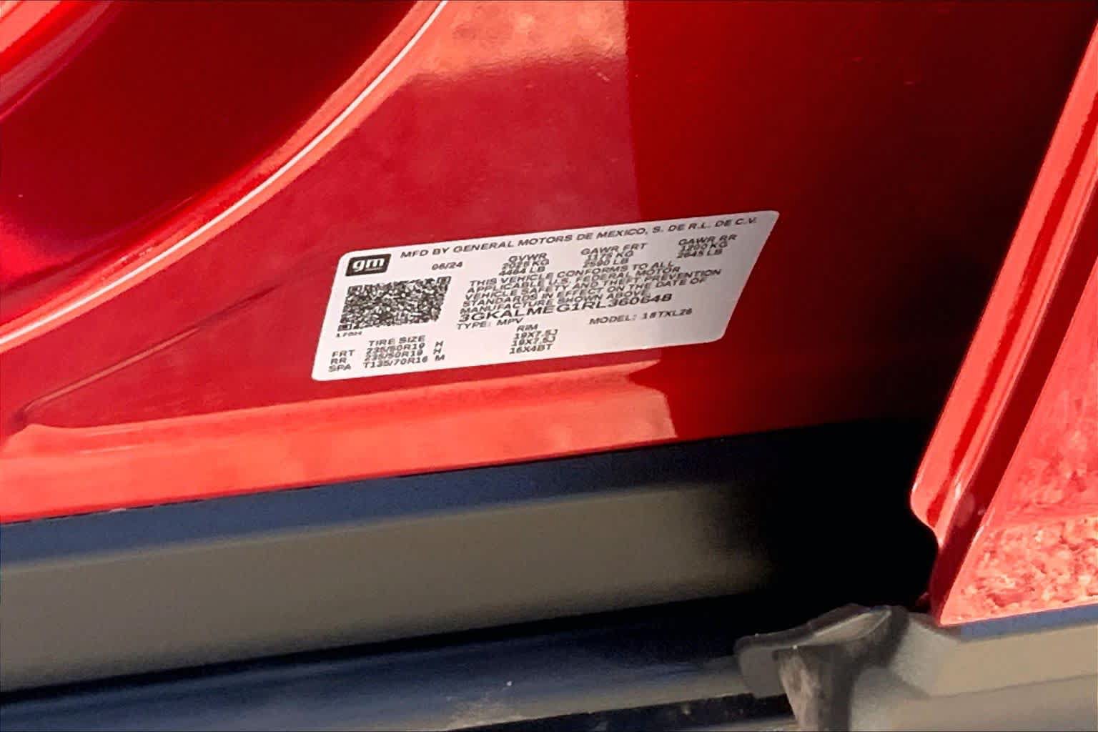 Used 2024 GMC Terrain SLE w/ Driver Convenience Package FWD image 37
