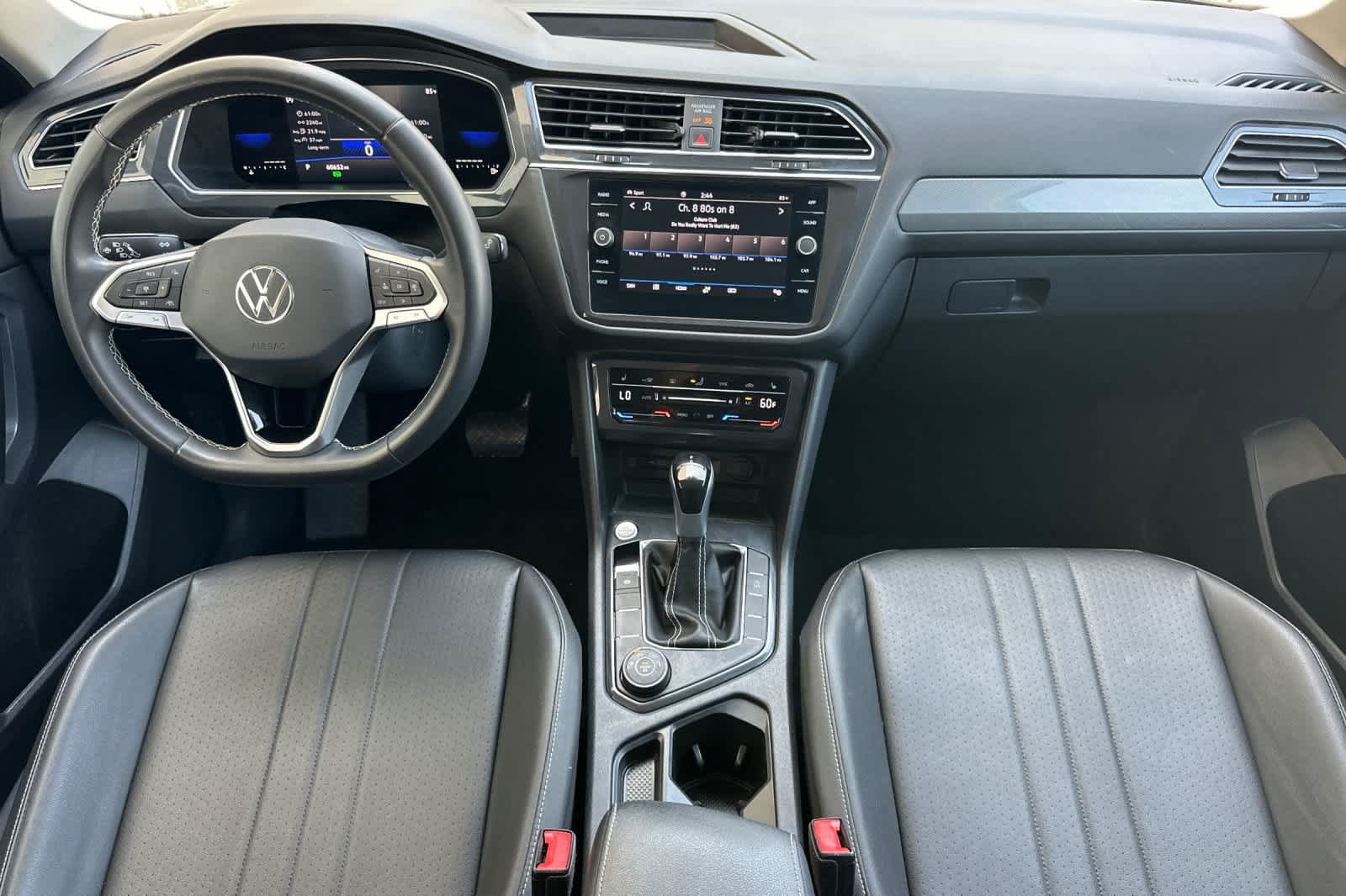 Used 2023 Volkswagen Tiguan SE AWD/4WD image 3