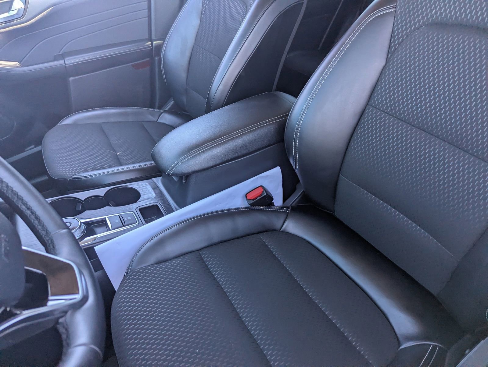 Certified 2025 Ford Escape SE image 19