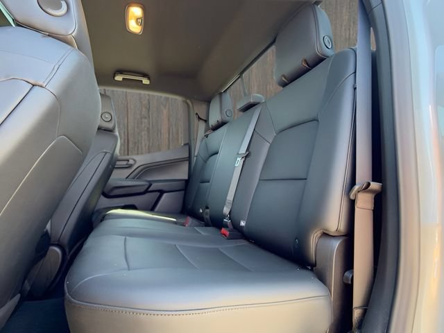 Used 2025 Chevrolet Colorado Trail Boss AWD/4WD image 21