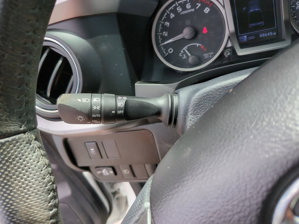 Used 2021 Toyota Tacoma SR5 RWD image 32