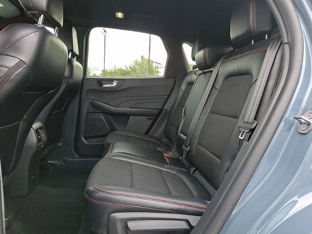 Certified 2025 Ford Escape ST-Line Select AWD/4WD image 10