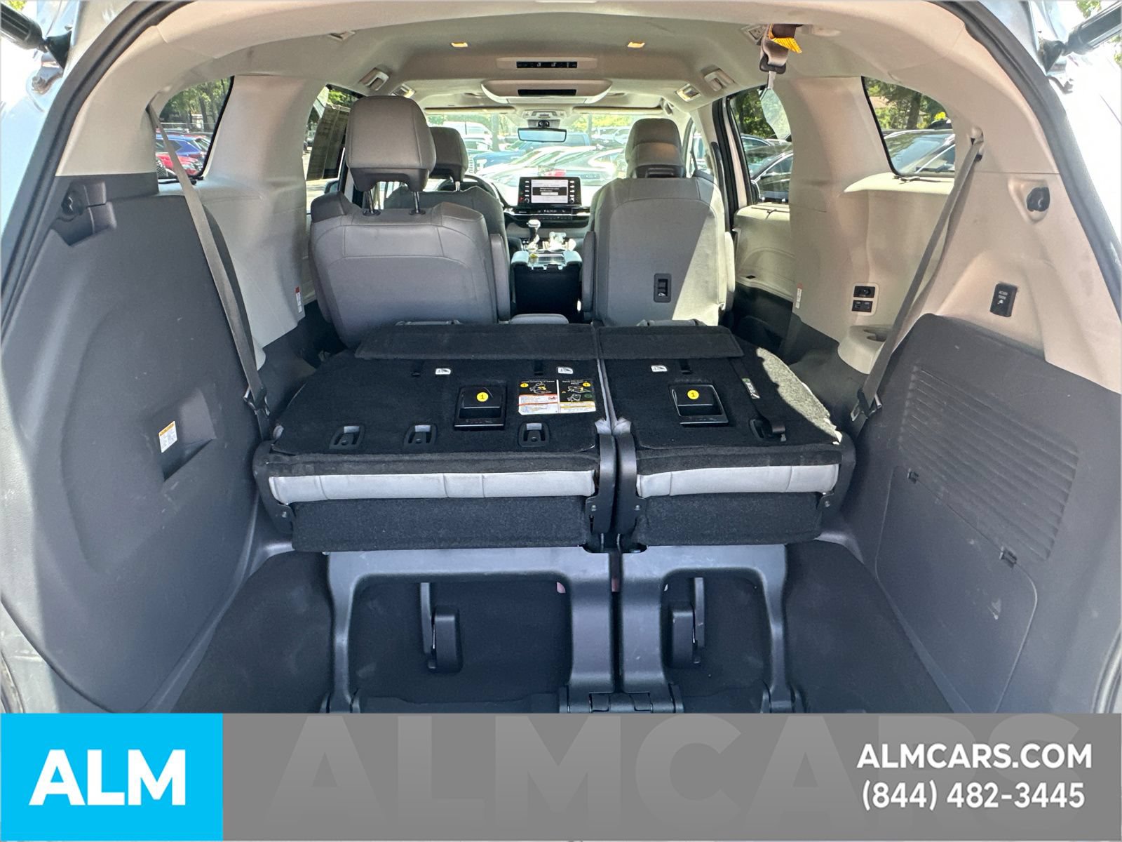 Used 2021 Toyota Sienna Limited FWD image 22