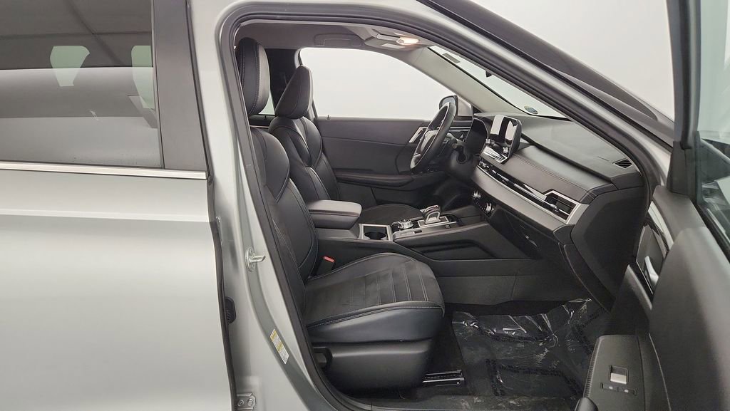 Used 2024 Mitsubishi Outlander SE AWD/4WD image 28