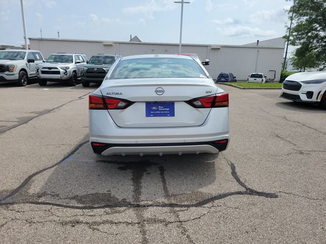 Used 2024 Nissan Altima 2.5 SV FWD image 4
