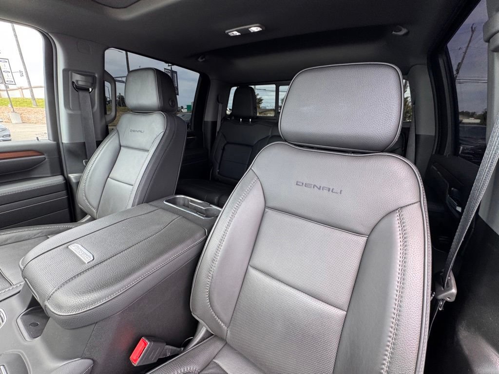 Used 2025 GMC Sierra 3500 Denali w/ Denali Reserve Package AWD/4WD image 19