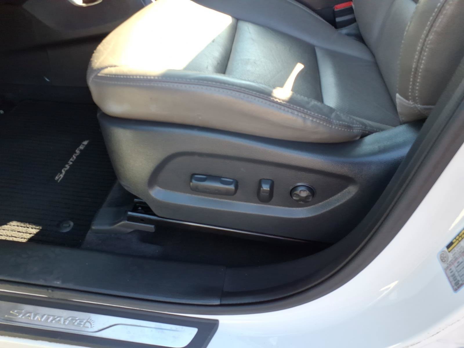 Used 2019 Hyundai Santa Fe XL FWD image 11