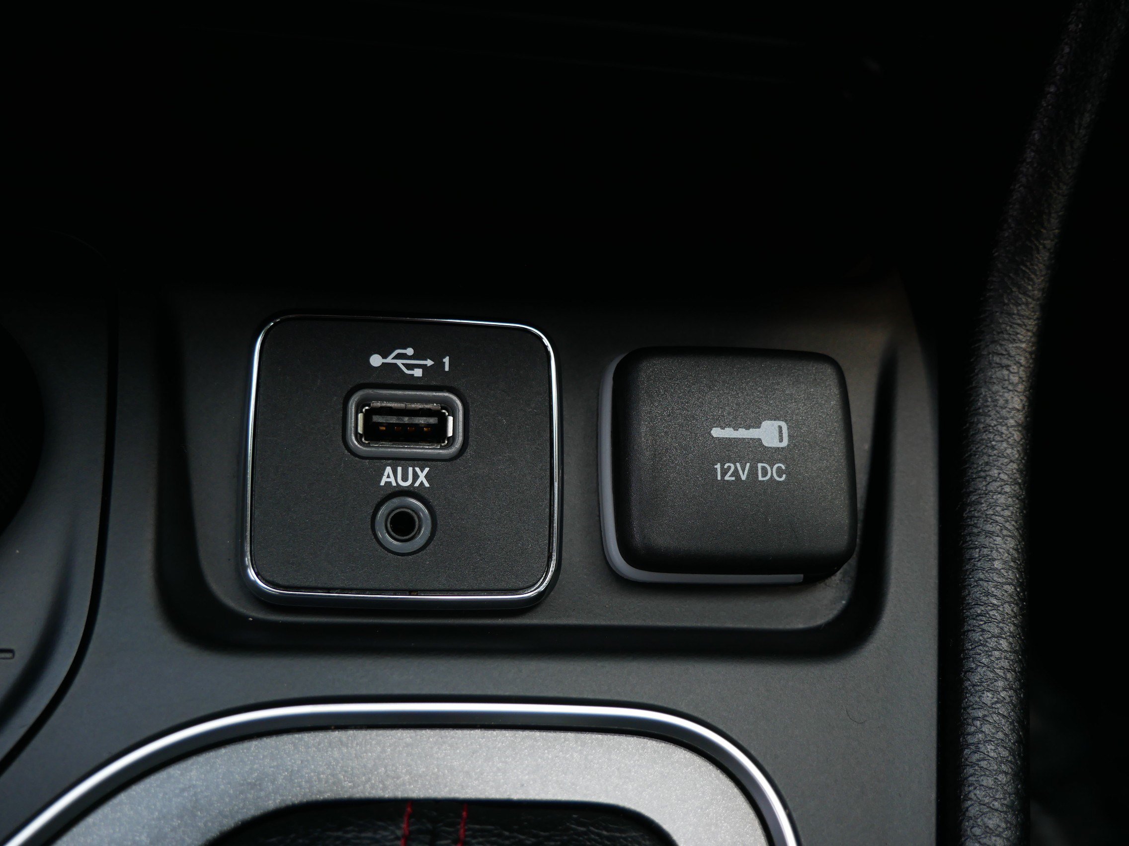 Used 2021 Jeep Cherokee Trailhawk AWD/4WD image 30