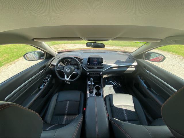 Used 2025 Nissan Altima 2.5 SR AWD/4WD image 17
