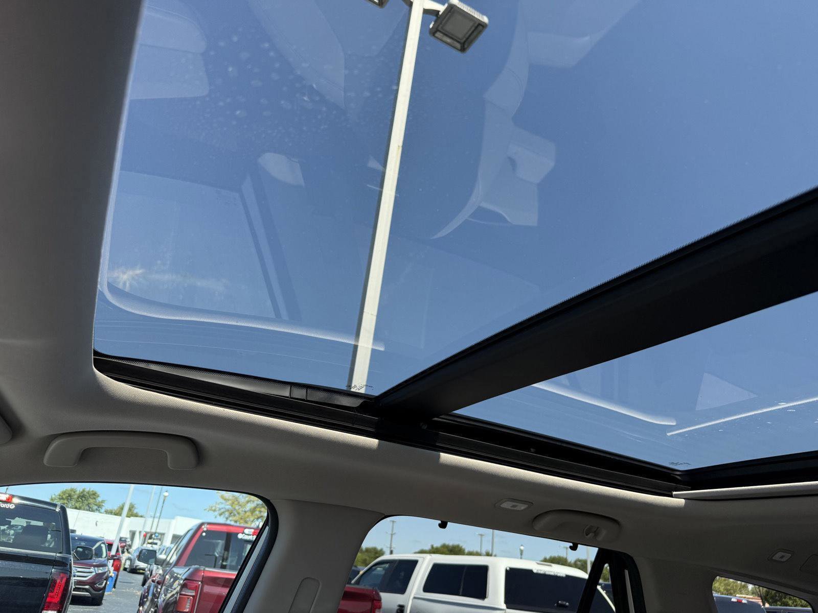 Used 2025 Honda Pilot Touring image 15