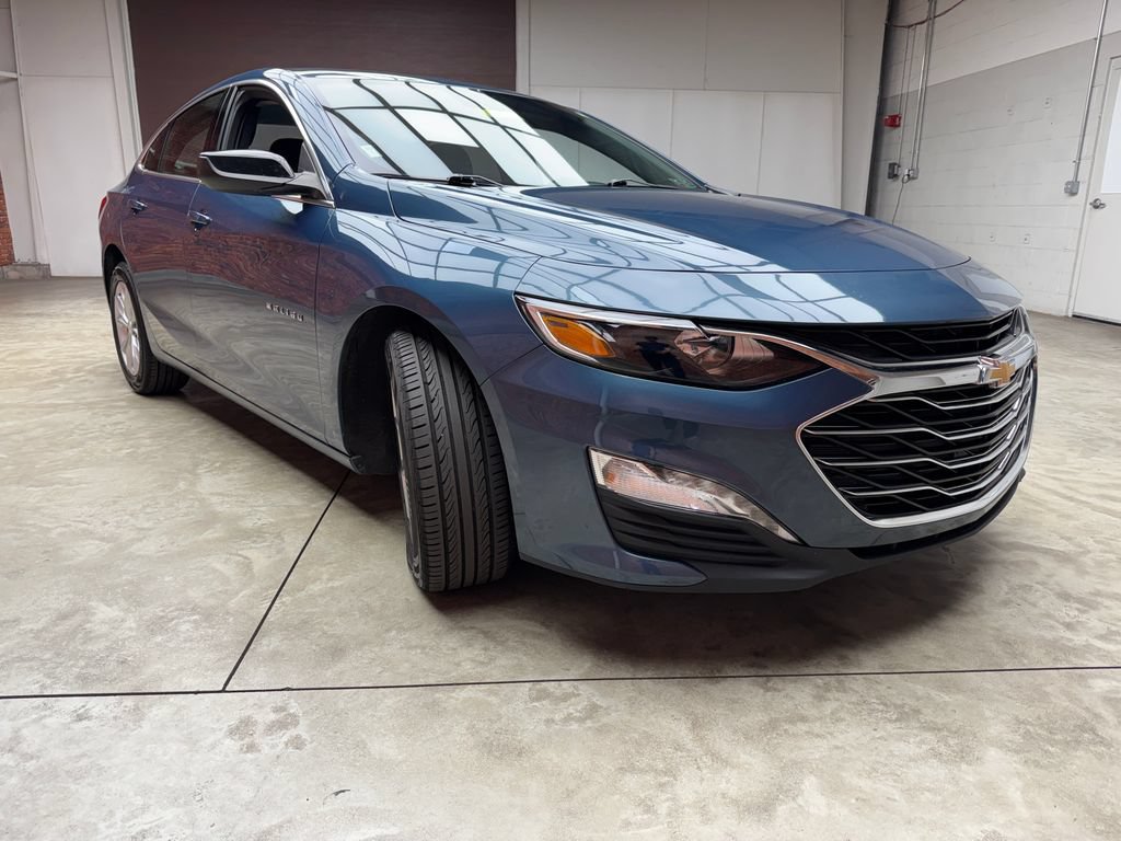 Used 2025 Chevrolet Malibu LT FWD image 5