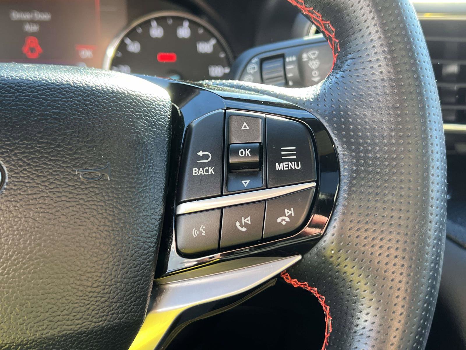 Certified 2022 Ford Explorer ST-Line w/ Class IV Trailer Tow Package image 24